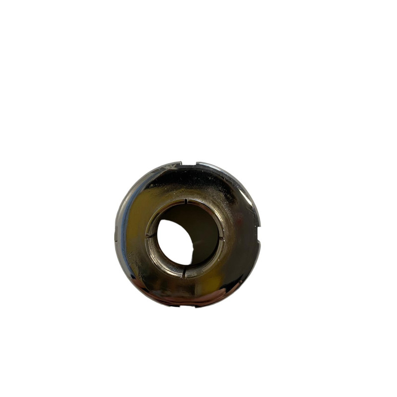 E E